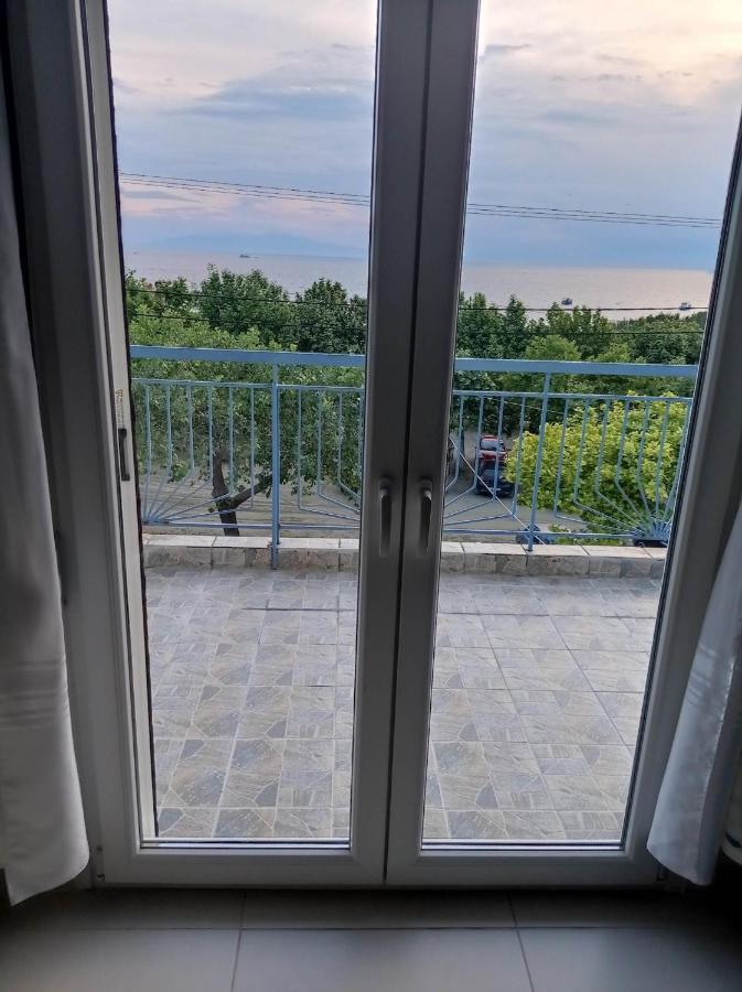 Victoria's Blue Apartment Siviri